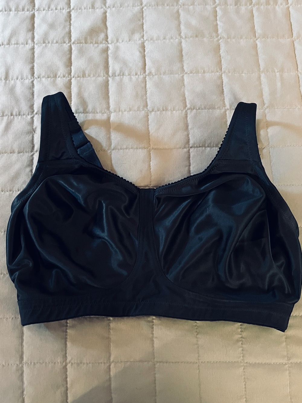 NWOT Wacoal 857105 Wireless Bra Size 36DDD